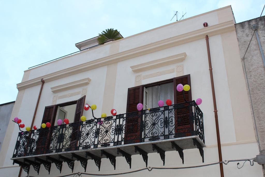 Palazzo Taormina Apartment Castellammare del Golfo Exterior photo
