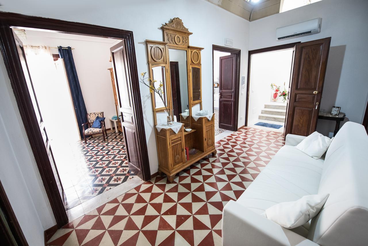 Palazzo Taormina Apartment Castellammare del Golfo Exterior photo